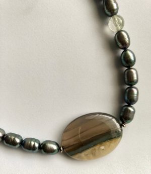 Agate, Baroque Pearl Crown Chakra Amulet